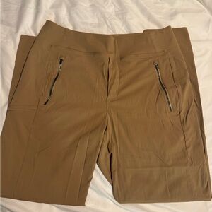 Athleta Active Pants cuffed pull on with zipper pockets